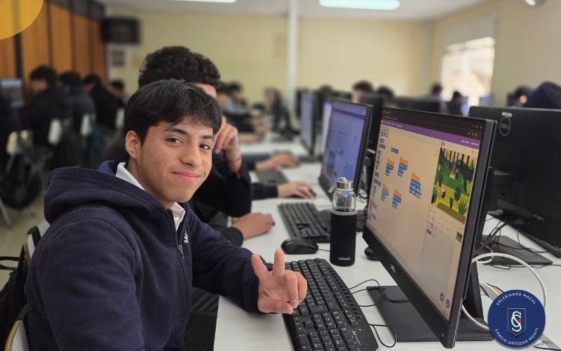 Taller de programación: Scratch potencia lógica y creatividad en el COM