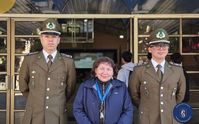 Exalumnos Salesianos inspiran a nuevas generaciones en charla de la Escuela de Carabineros